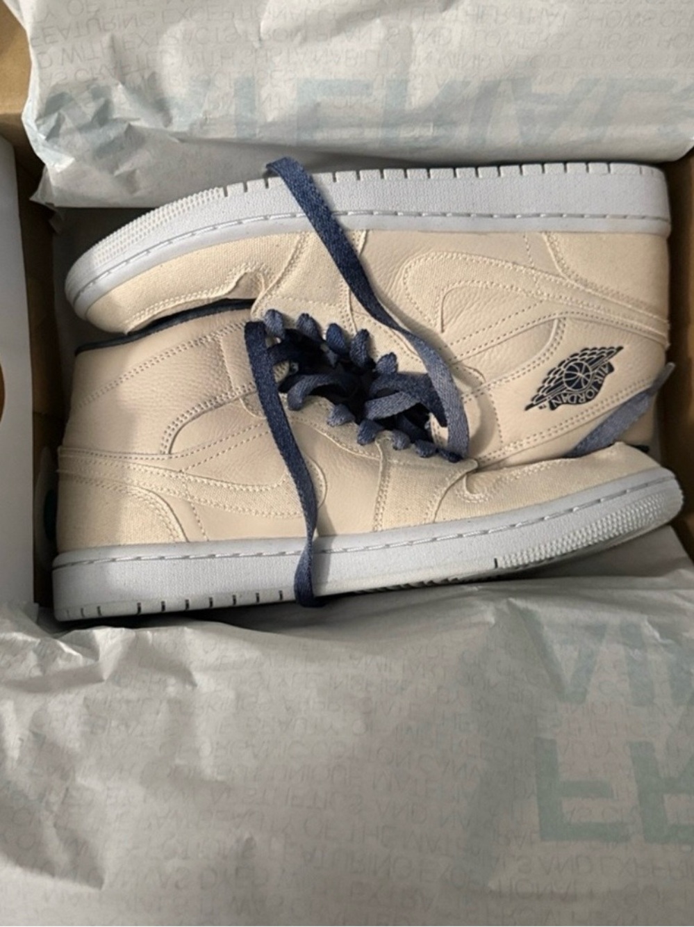 Jordan AJ 1 MID SE